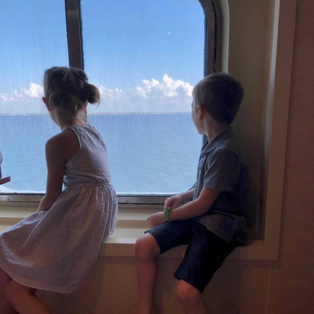 Meet your Posher, Adrienne